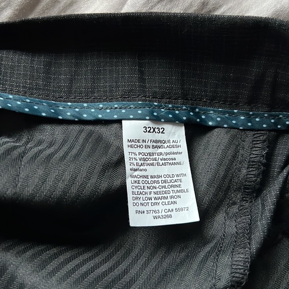 Perry Ellis Slim Fit Dress Pants - Picture 5 of 6